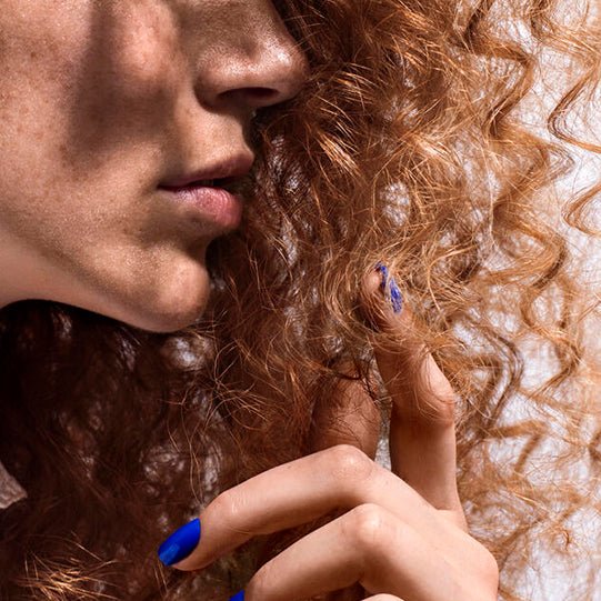 How to Keep Color Treated Curls Healthy this Winter - Thirteen Lune