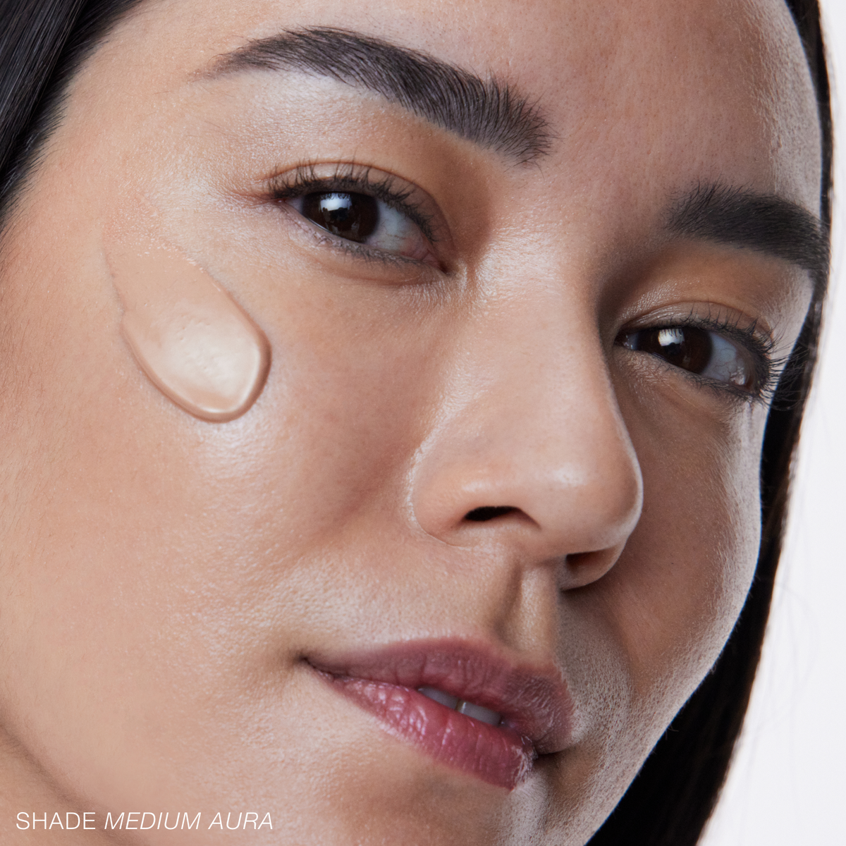 A tinted, mineral sunscreen serum with SPF 30 broad spectrum protection in a lightweight formula that helps to even skin tone, correct imperfections, and boost radiance.