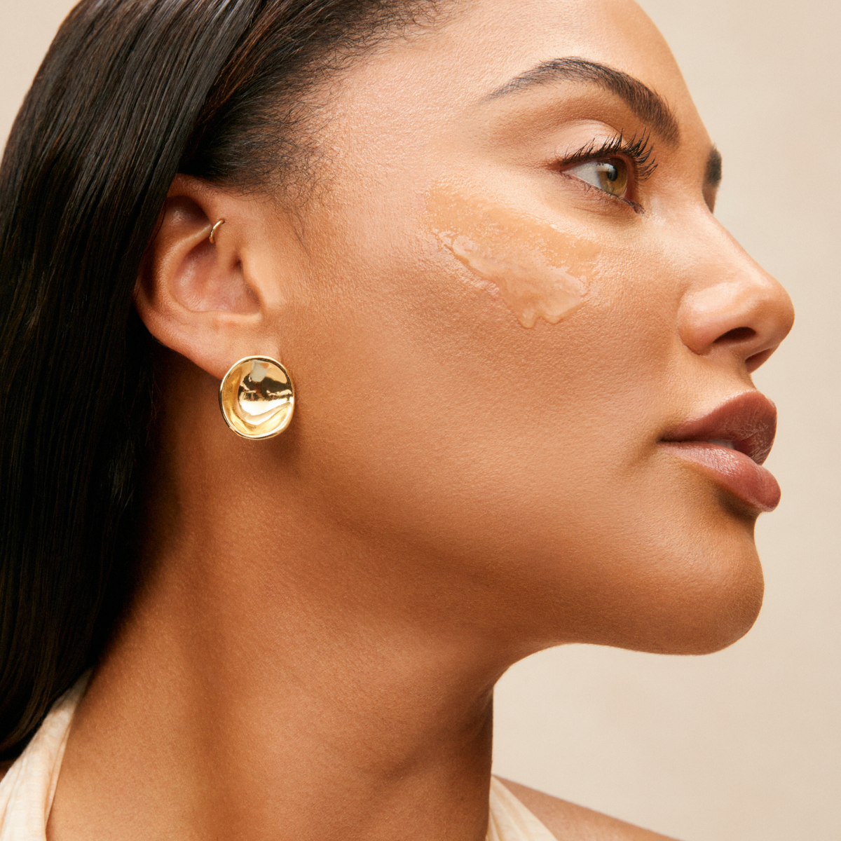 A gentle vitamin C serum that brightens, firms, and hydrates.