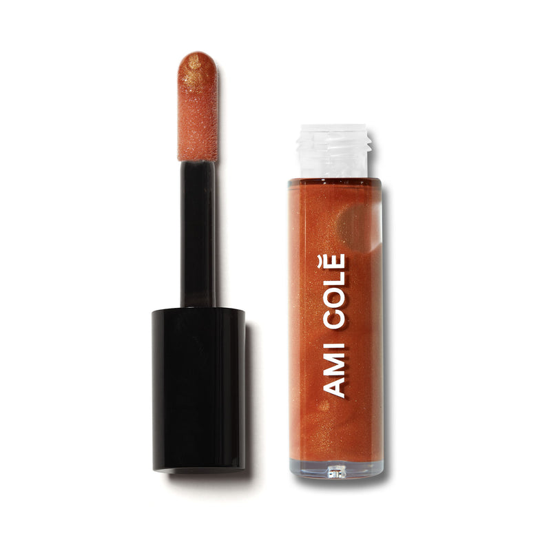 A multitasking oil-to-gloss lip treatment that works to condition, nourish, and protect.