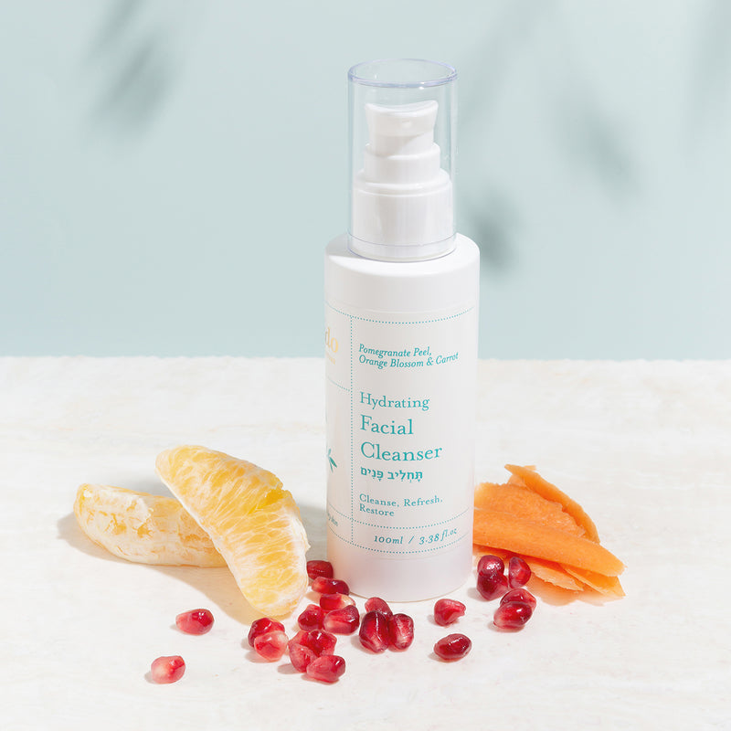 A nourishing blend of organic botanical extracts and essential oils like lavender and geranium that help leave skin looking balanced, soft, and supple.