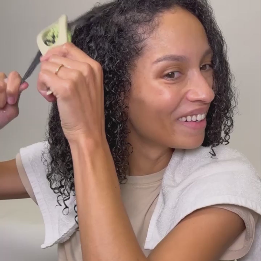 A heat-free styling tool for naturally curly hair to achieve well-defined, long lasting curls.