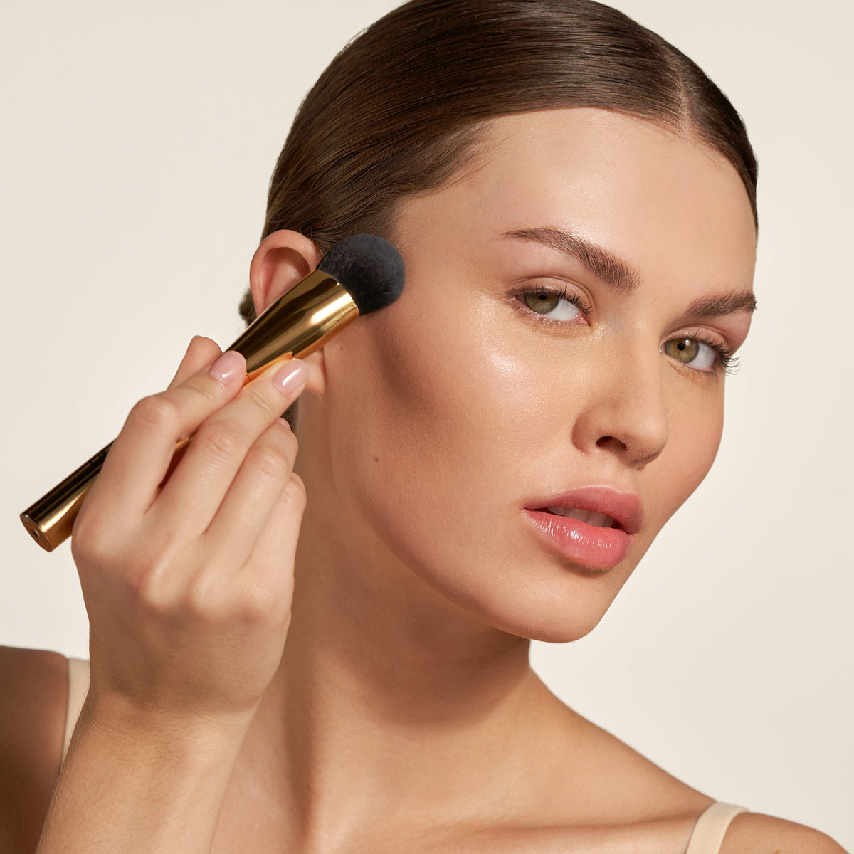 Rele-Pro™ Airbrush Coverage Brush - Relevant: Your Skin Seen