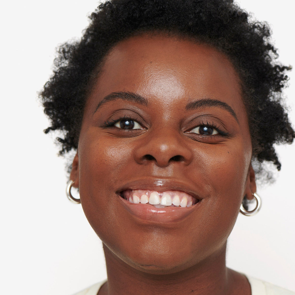 Skin Enhancing Stick Foundation - Ami Colé