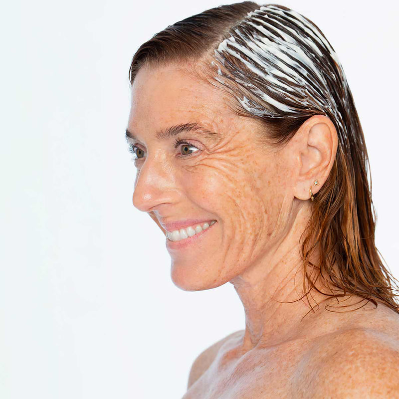An ultra-hydrating mask that helps to soften and revitalize thinning hair, leaving your locks shinier than ever before.