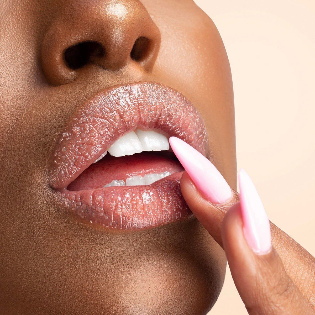 The Lip Scrub - Thirteen LuneSkincare < Lip Treatments < Lip CareSara HappSARHAP-50644-PEASparkling PeachThe Lip Scrub