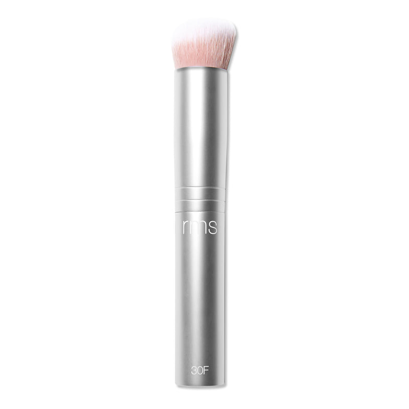A cruelty-free foundation brush with synthetic fibers that helps to blend foundation effortlessly and evenly for a flawless application.