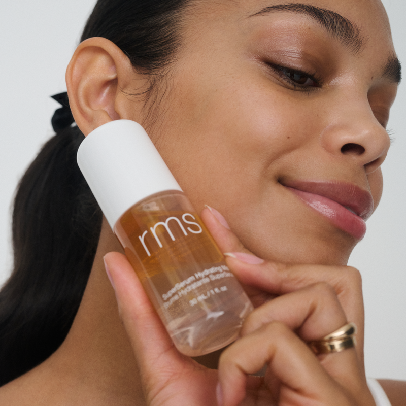 KIND TO BIOME® certified, this luxurious and innovative dual-phase serum mist provides instant skin nourishment and glowing results.