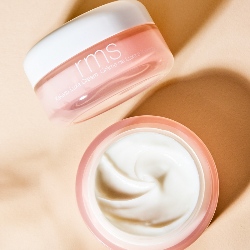 A rich yet lightweight silky cream packed with skin-firming ingredients to nourish and help improve skin’s texture and radiance. So luxe, it feels indulgent.