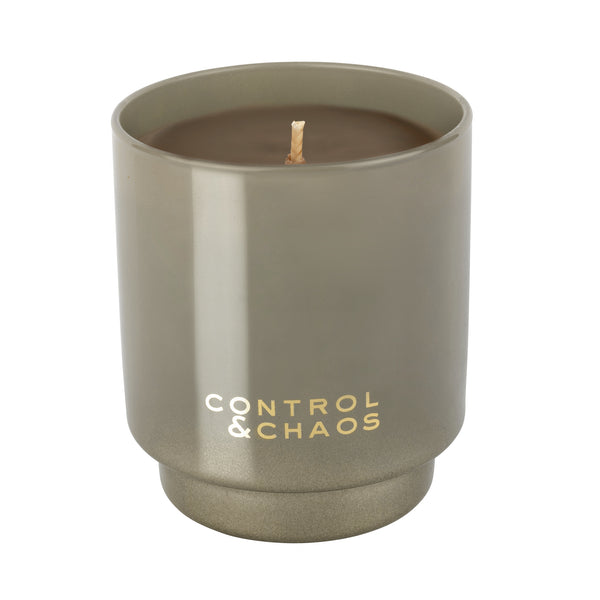 A vanilla + citrus candle that combines creamy richness with zesty brightness for a nostalgic, sweet-tangy aroma and up to 40 hours of burn time.