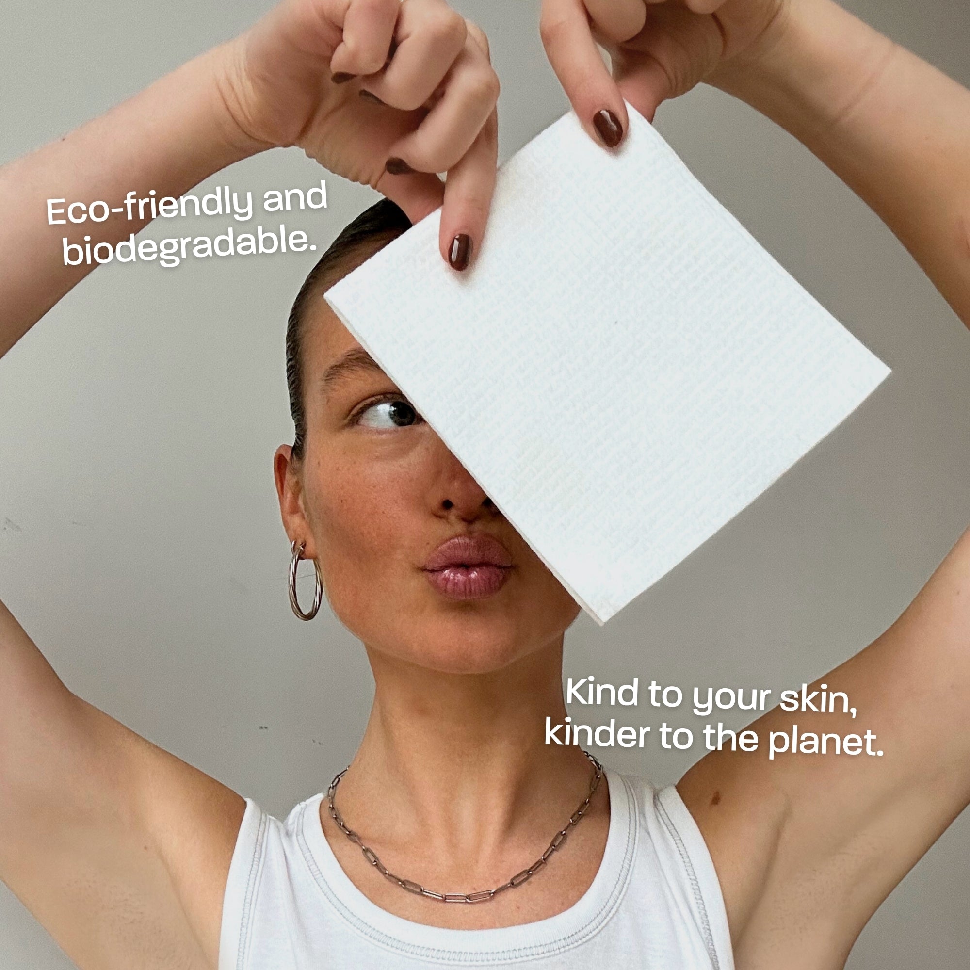 A gentle, hygienic, and eco-friendly cleansing towel that removes makeup and impurities while refreshing and balancing your skin for a radiant glow every day.