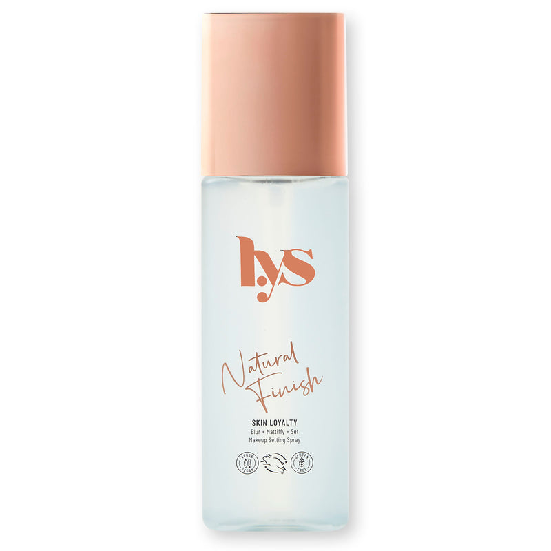 A lightweight setting spray that locks makeup in place while reducing the appearance of fine lines and skin texture with a soft-matte finish