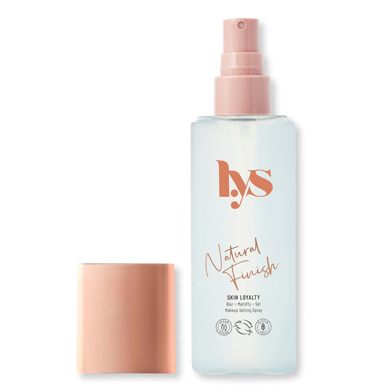 A lightweight setting spray that locks makeup in place while reducing the appearance of fine lines and skin texture with a soft-matte finish