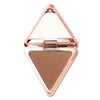 A buildable and velvety matte bronzer that sculpts, defines, and livens up the complexion.