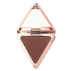 A buildable and velvety matte bronzer that sculpts, defines, and livens up the complexion.