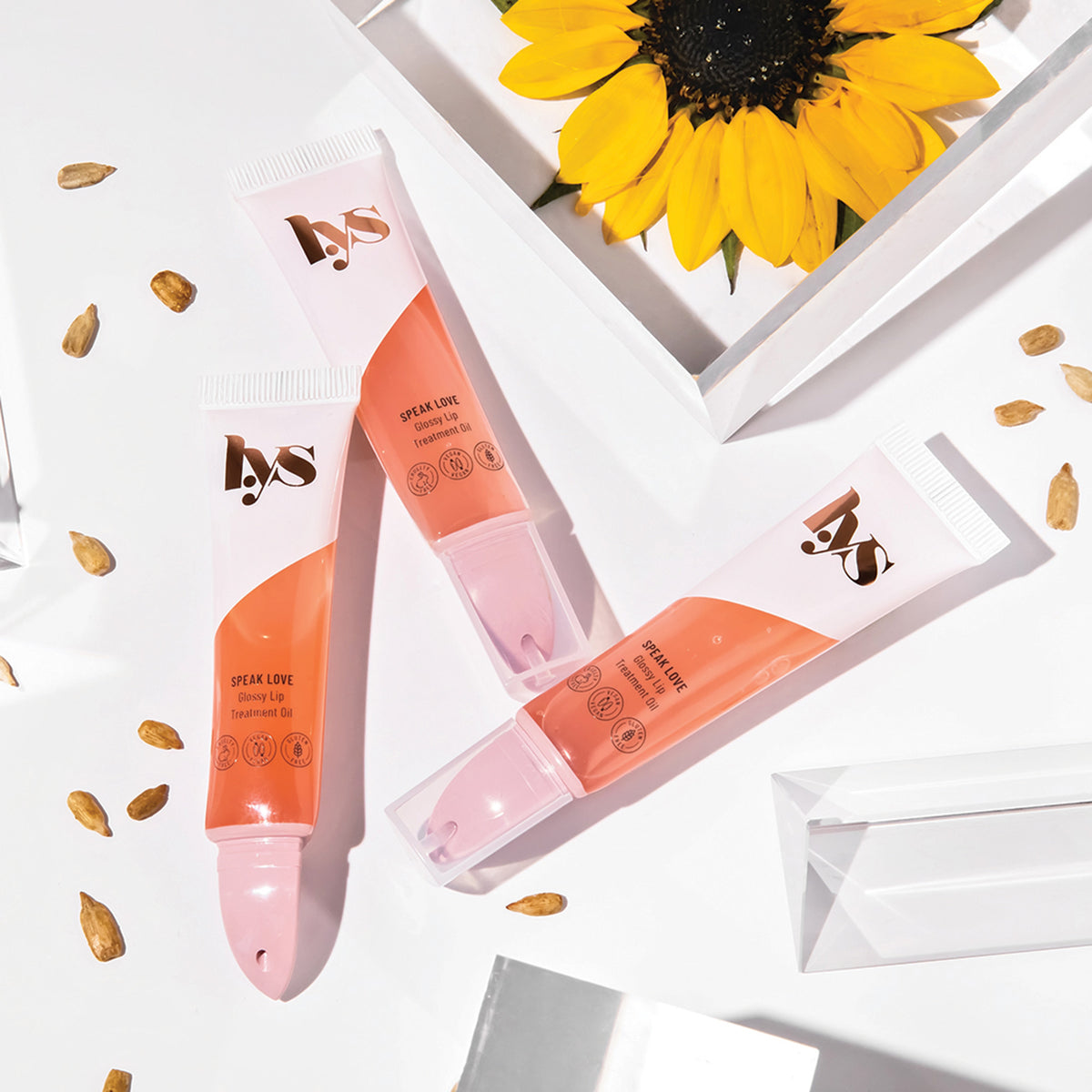 A high-shine lip treatment oil that replenishes lips with vital moisture for all-day hydration.