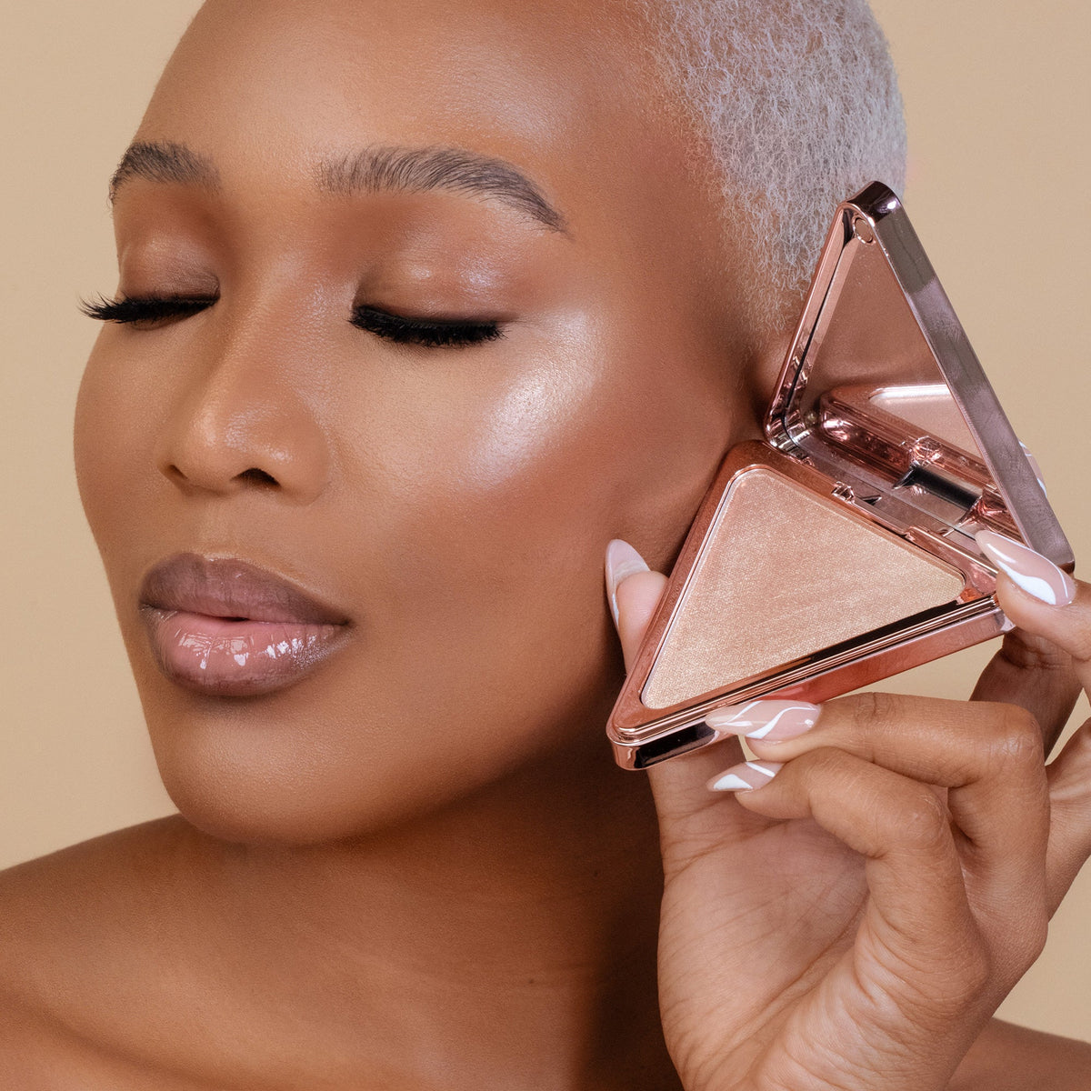 Aim High Pressed Highlighter Powder - LYS Beauty