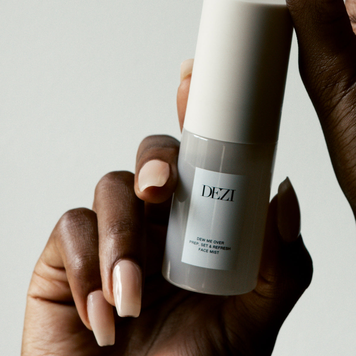 A prep, set, and refresh mist that gives a natural, skin-like finish that absorbs easily.