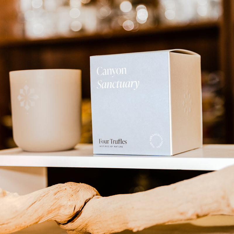 The perfect candle to restore calm with its crisp, green scent.