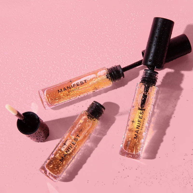 A hydrating and plumping lip oil that features Colombian chili and cinnamon extracts to visibly smooth and enhance the appearance of lips.