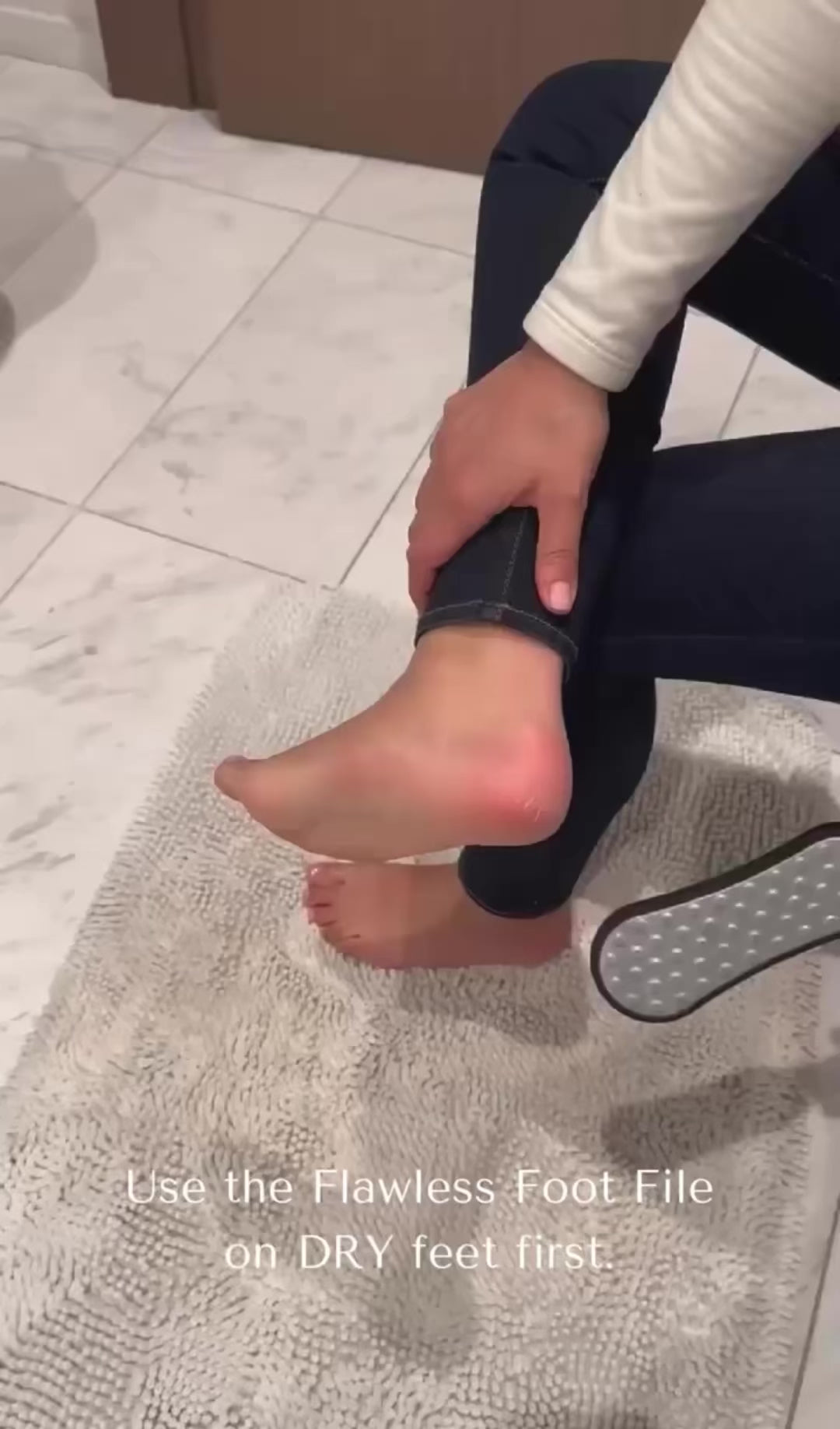 A natural, botanically-derived foot serum that quickly absorbs to repair dry and cracked skin with zero residue.