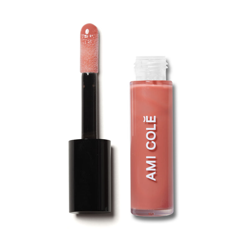 An oil-to-gloss treatment that nourishes the lips and adds a comfortable, non-sticky shine. 