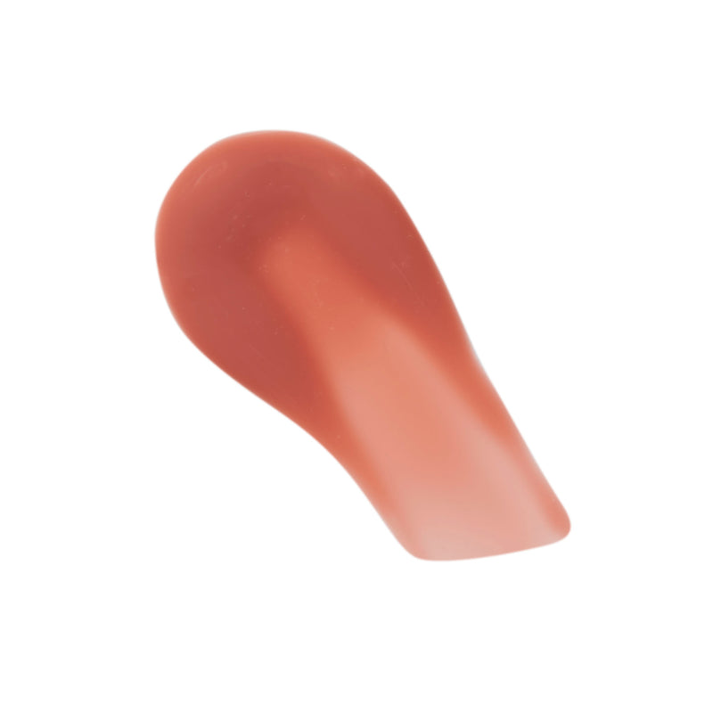 An oil-to-gloss treatment that nourishes the lips and adds a comfortable, non-sticky shine. 