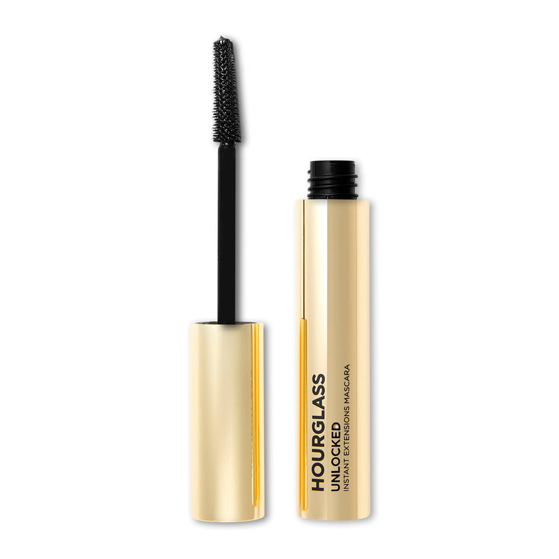 A smudge-proof mascara with film-forming technology that provides an intense length, lift, and definition for lashes.