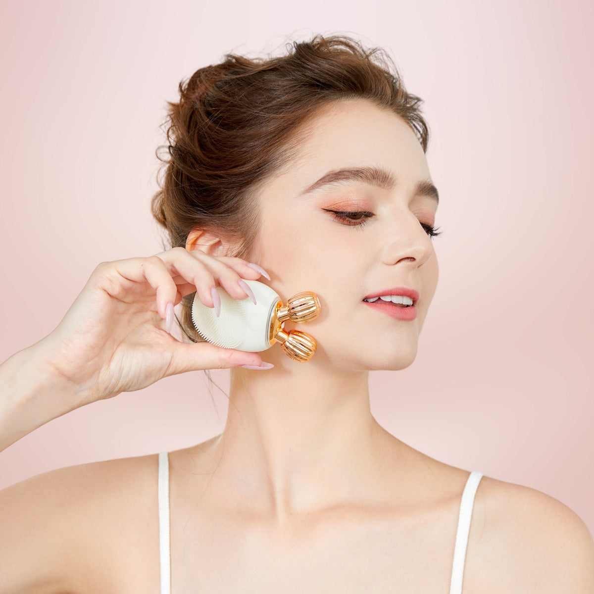 LUCE Dermal Definer, Anti-Aging Facial Cleansing + Roller