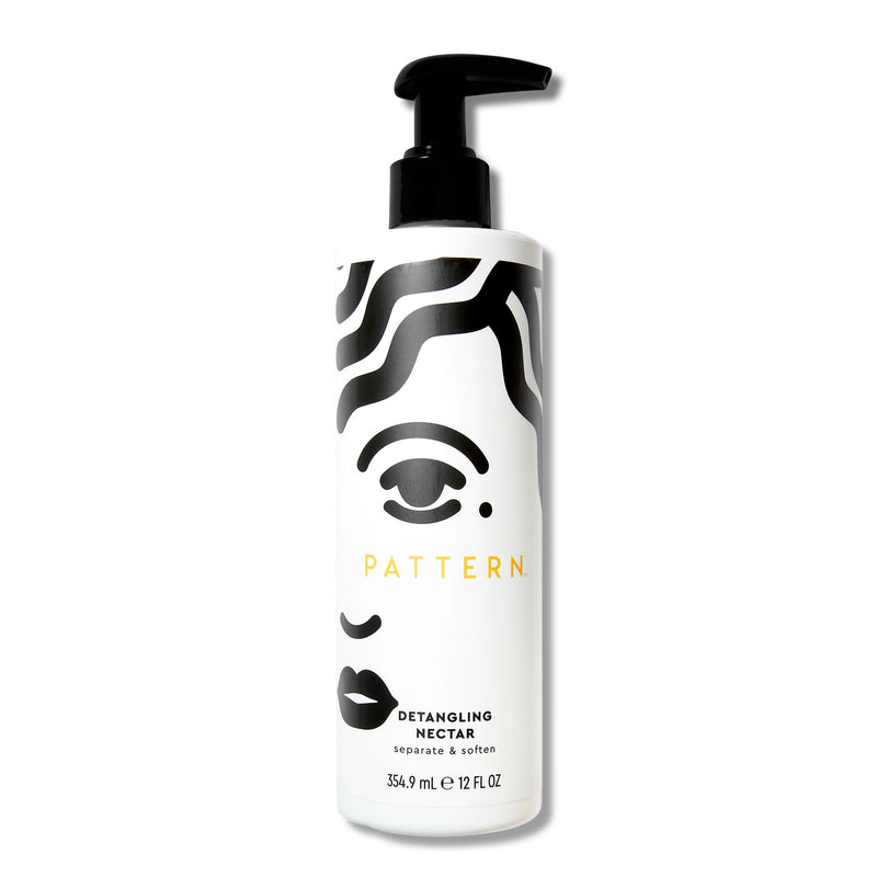 A detangling treatment that helps to ease combing through knots and coils to leave curls feeling smooth and defined.