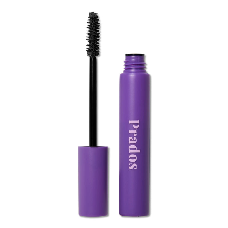 A longwear, buildable mascara that coats lashes with hydration and vitamin A for length and strength. 