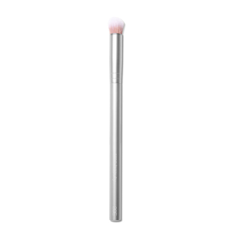 An eye polish brush with a round and elongated head to help blend cream shadows easily and reach every angle.