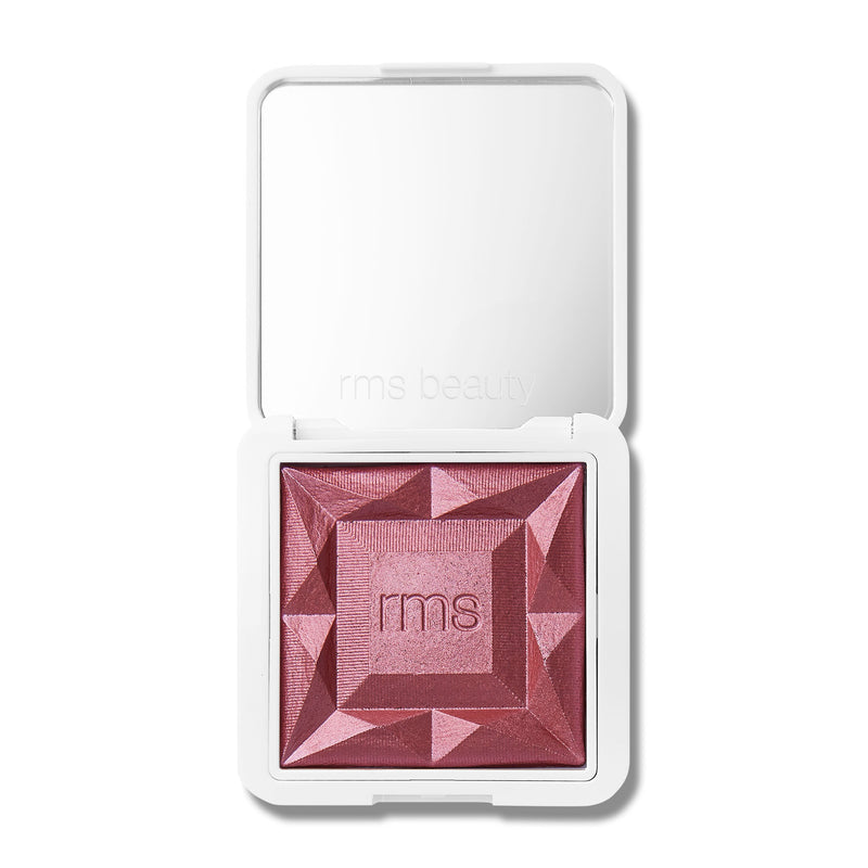 A multidimensional powder blush that glides on effortlessly and helps to nourish skin. 