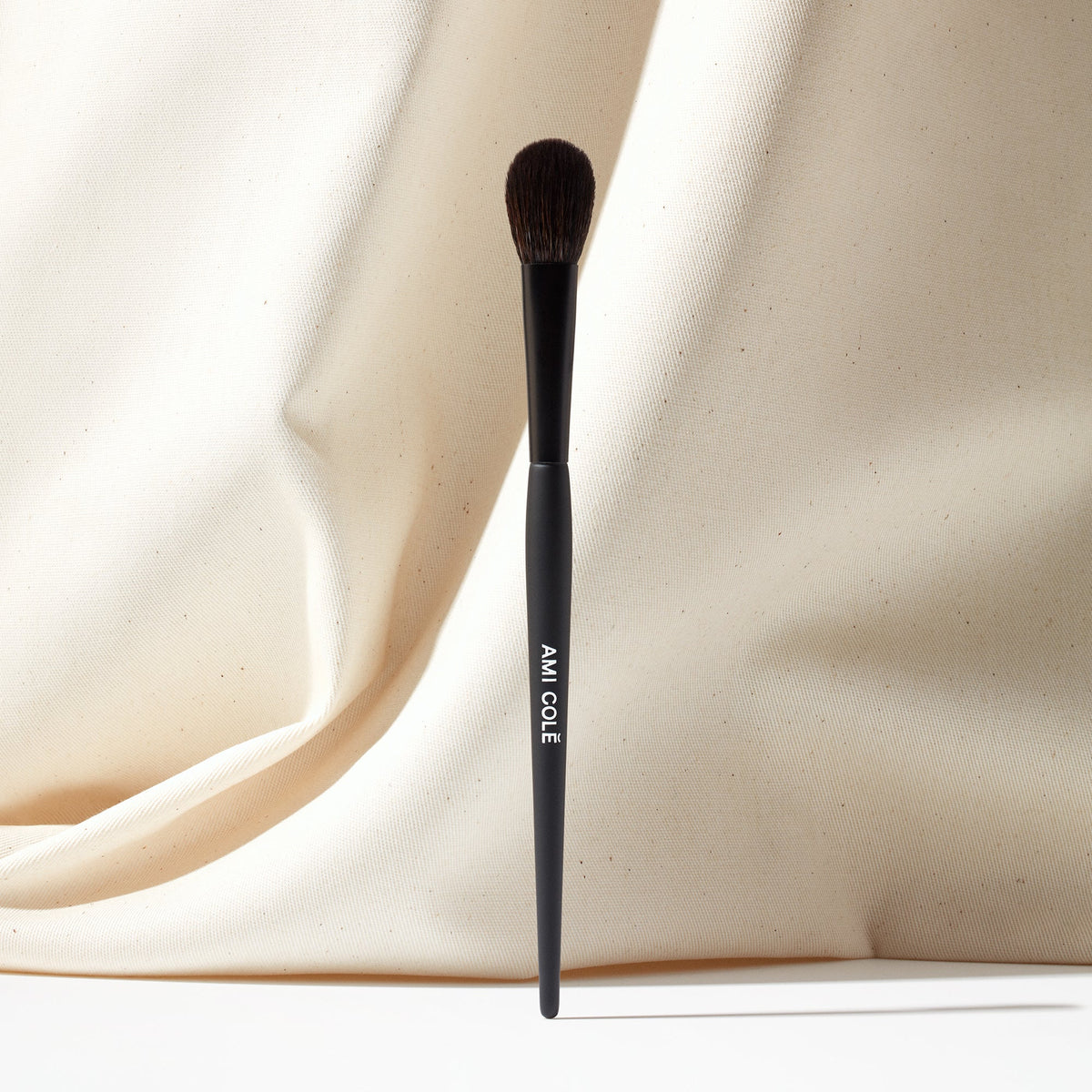 The Powder Brush - Ami Colé